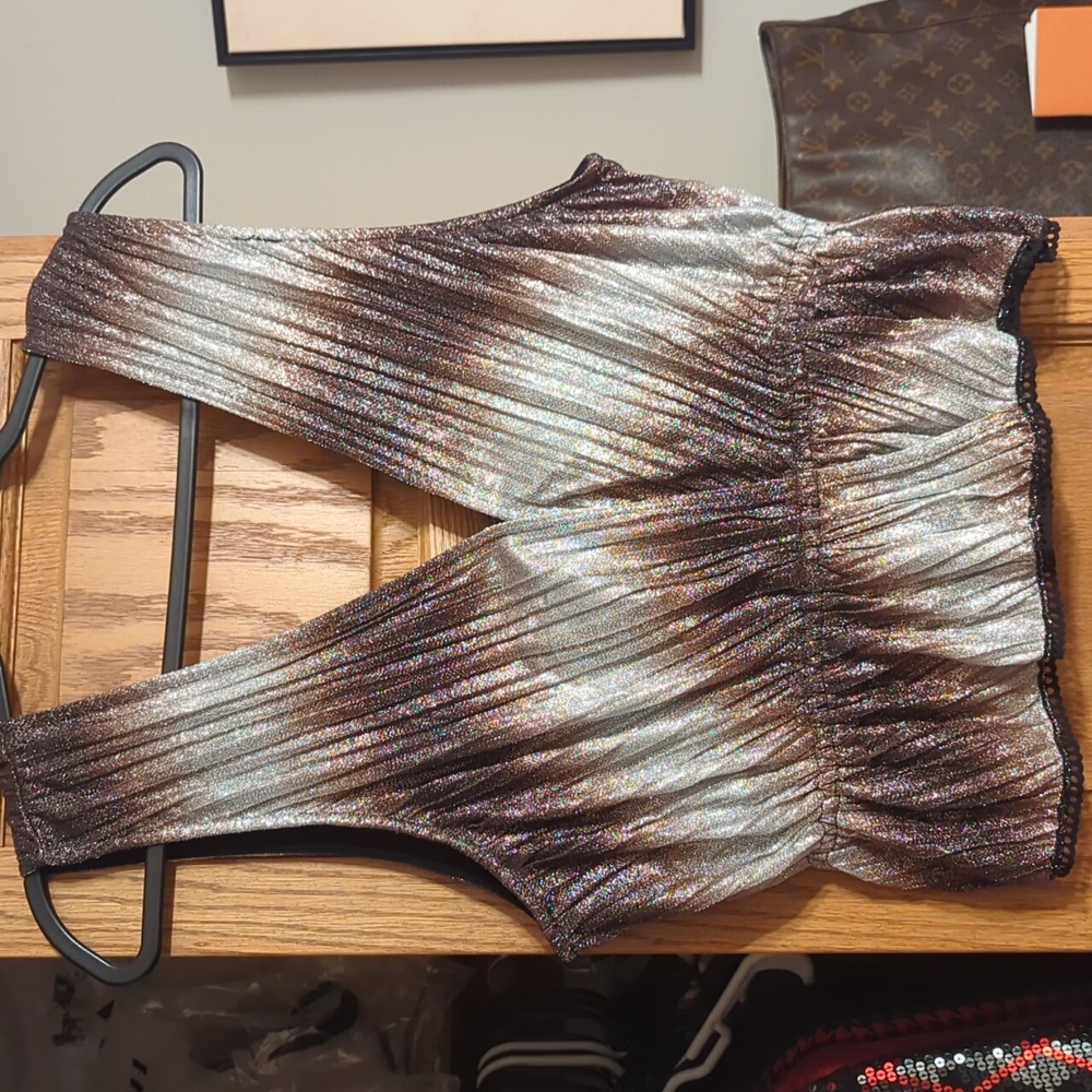 Letmebe Beautiful dressy crop!